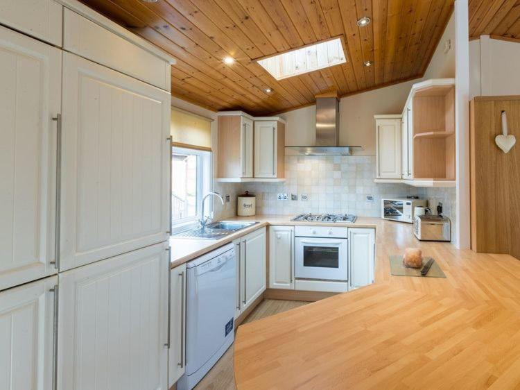 Windermere Retreat - White Cross Bay Holiday Park Exteriör bild